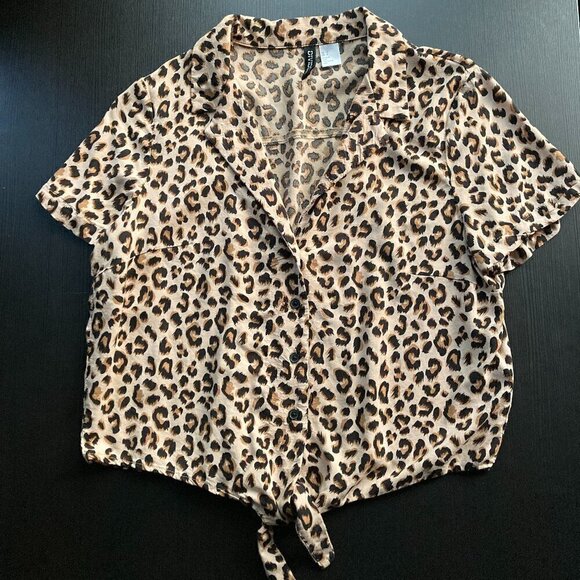 H&M  Tie-hem Cheetah print viscose button down  Shirt Size 6 oversized - Picture 1 of 7
